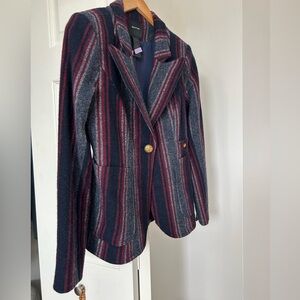 Beautiful Smythe blazer. Freshly dry cleaned!